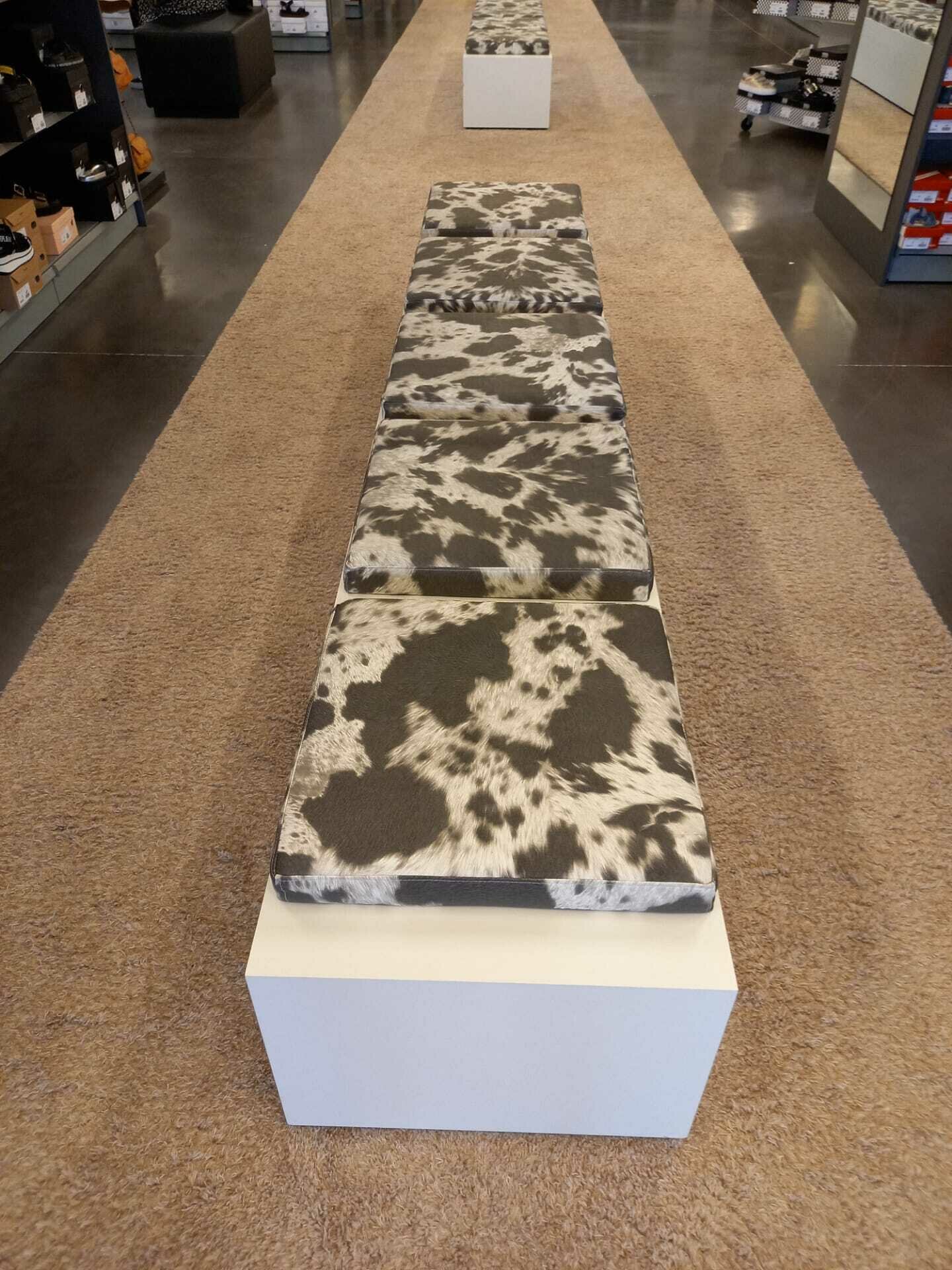 Banquette magasin de chaussures