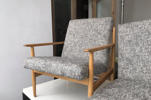 Garnissage de petits sièges scandinaves