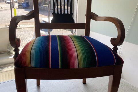 Garnissage de fonds de chaises